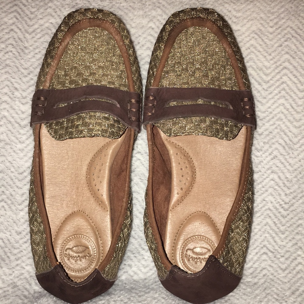 NURTURE Metallic Gld w/Brn Suede Maddox Shoes